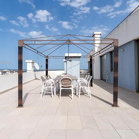 Outstanding Penthouse With Amazing Sea Views